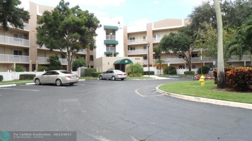 THE CORNER COCO PLUM MODEL YOU HAVE BEEN WAITING FOR!  THIS - Beach Condo for sale in Tamarac, Florida on Beachhouse.com