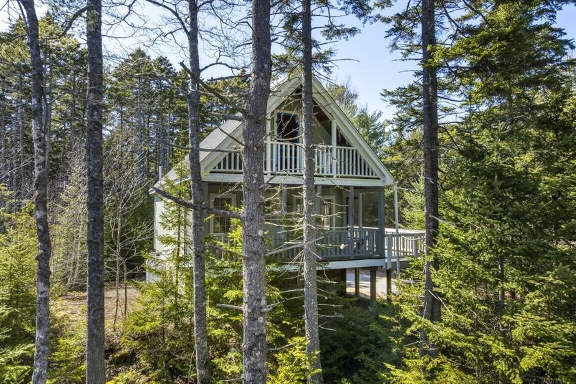 Are you tired of renting? This seasonal cottage on Southport - Beach Home for sale in Southport, Maine on Beachhouse.com