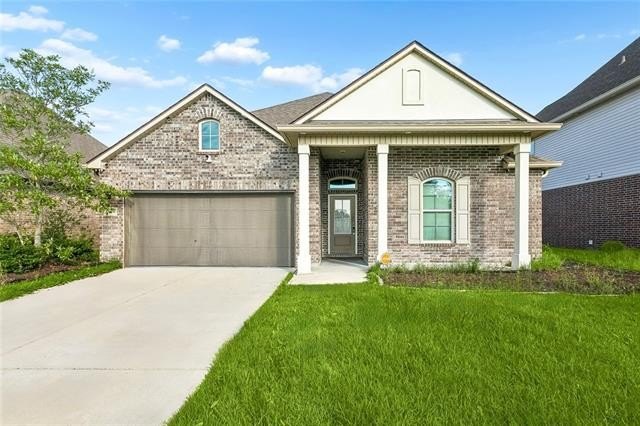 Welcome to this beautifully maintained 4 bedroom, 2 bathroom - Beach Home for sale in Slidell, Louisiana on Beachhouse.com