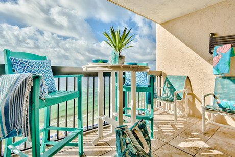 RENTAL history as high as $90K! This luxe, renovated condo WITH - Beach Condo for sale in Destin, Florida on Beachhouse.com