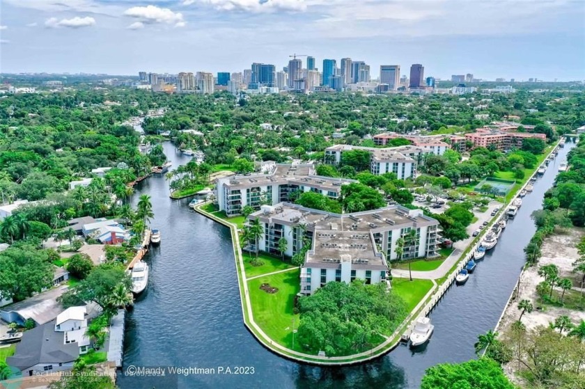 Rarely available 2 Bedroom unit with Den/3rd Bedroom open to - Beach Condo for sale in Fort Lauderdale, Florida on Beachhouse.com