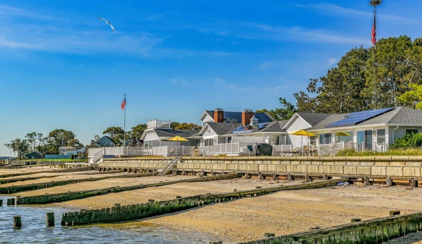 500 Beach Court - Beach Home for sale in East Marion, New York on Beachhouse.com