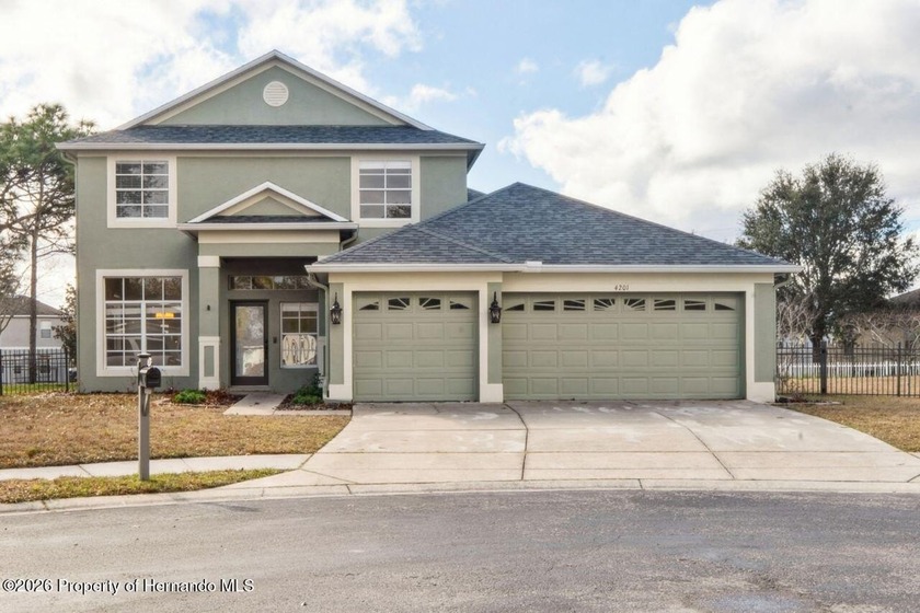 Beautifully updated 5-bedroom, 4-bathroom home with a 3-car - Beach Home for sale in Spring Hill, Florida on Beachhouse.com