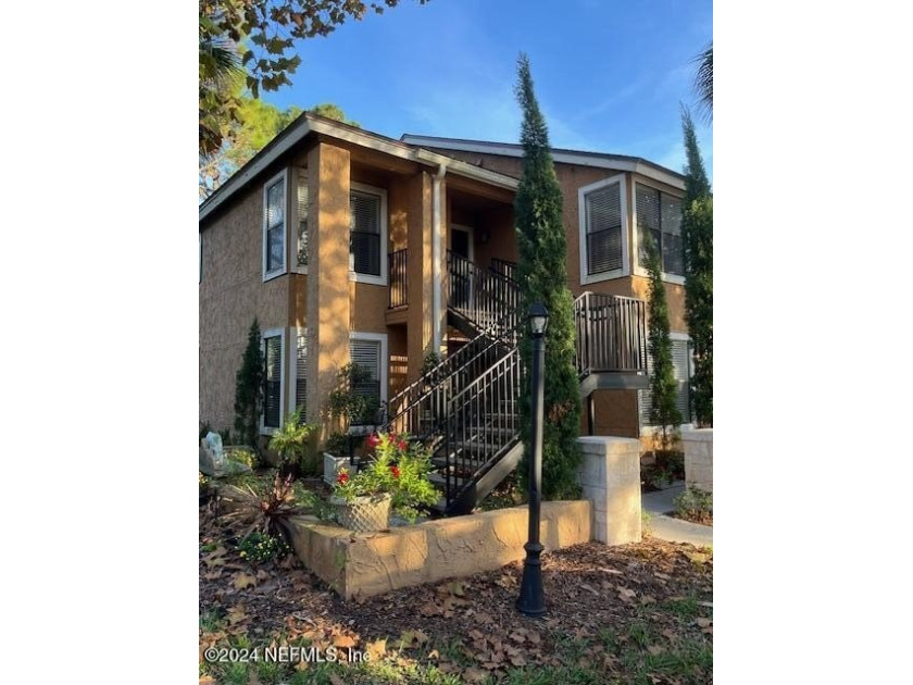 I love this picturesque manicured exterior, adorned w/ colorful - Beach Condo for sale in Ponte Vedra Beach, Florida on Beachhouse.com