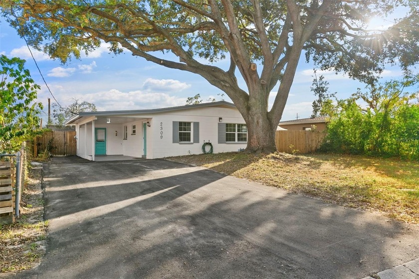 One or more photo(s) has been virtually staged. Welcome to this - Beach Home for sale in Tampa, Florida on Beachhouse.com