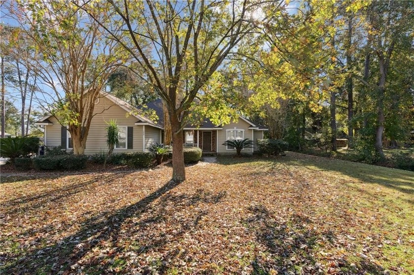 Enjoy life in Harriets Bluff with this 4 bed 2 bath home with a - Beach Home for sale in Woodbine, Georgia on Beachhouse.com