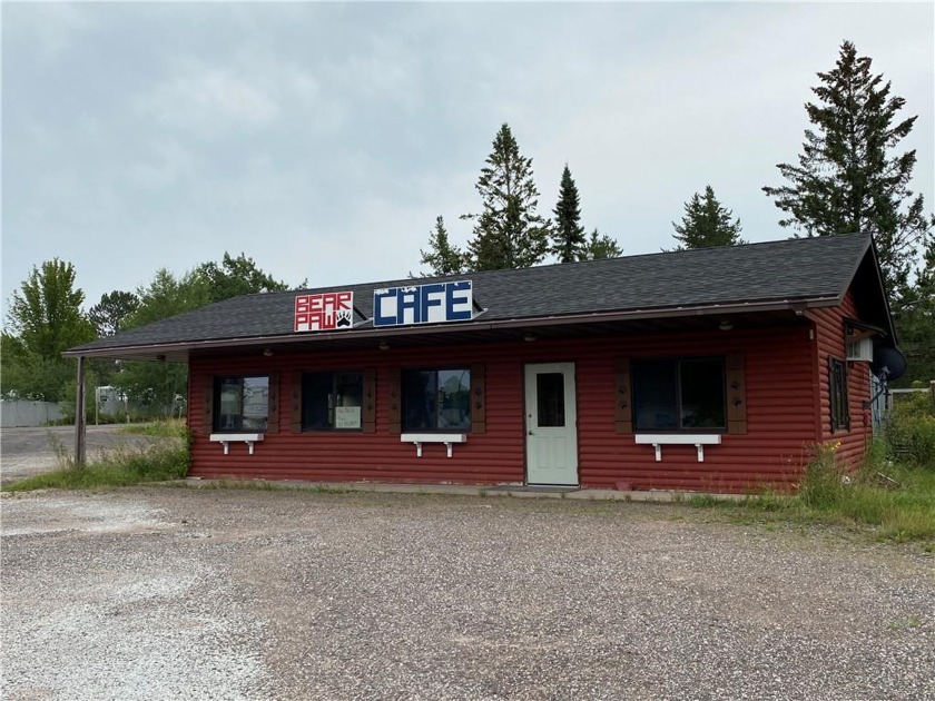 Excellent opportunity to be your own boss! Popular Bear Paw Cafe - Beach Commercial for sale in Port Wing, Wisconsin on Beachhouse.com