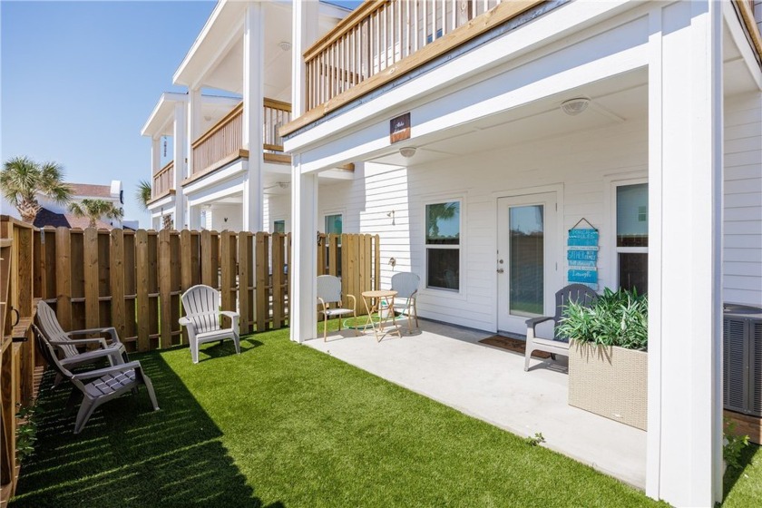 Beautifully furnished and vibrant turnkey three-bedroom - Beach Townhome/Townhouse for sale in Corpus Christi, Texas on Beachhouse.com