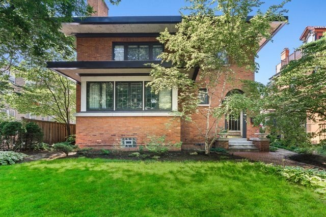Discover this gorgeous extra-wide brick home on a premier tree - Beach Home for sale in Chicago, Illinois on Beachhouse.com