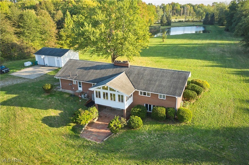 A Rural home with Suburban Amenities in Saybrook! This sprawling - Beach Home for sale in Saybrook, Ohio on Beachhouse.com