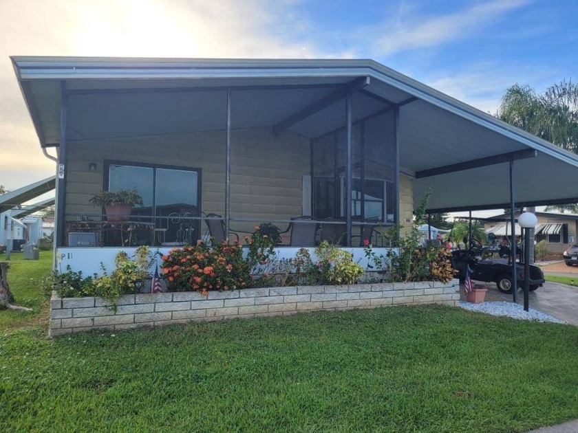 Beautifully maintained double-wide home in the fabulous 55+ - Beach Home for sale in Bradenton, Florida on Beachhouse.com