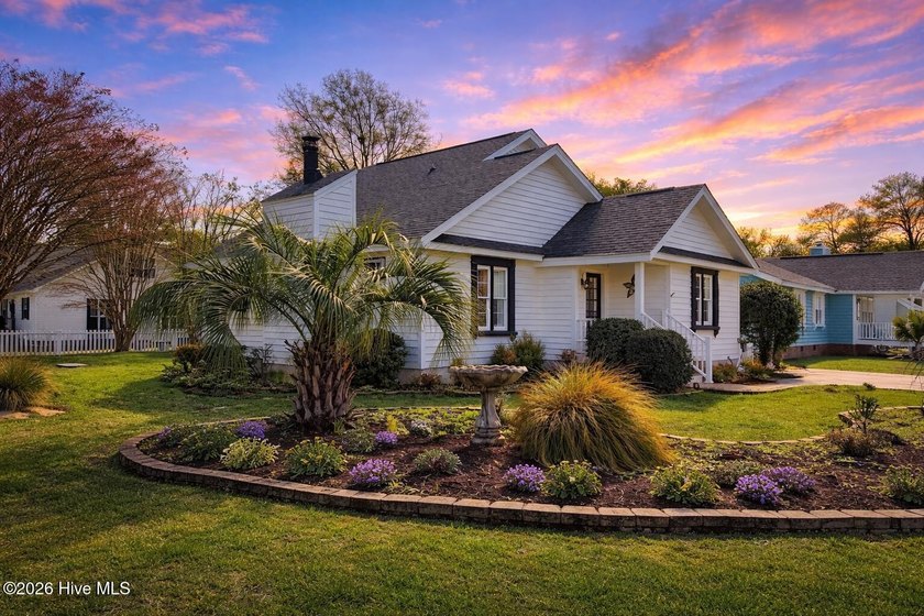 Welcome to 1561 Shipwatch Lane, a charming coastal cottage - Beach Home for sale in Ocean Isle Beach, North Carolina on Beachhouse.com