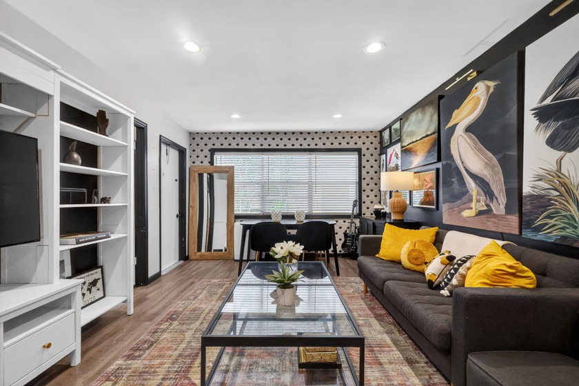 Exquisite, complete remodel, first floor corner residence in - Beach Condo for sale in West Palm Beach, Florida on Beachhouse.com