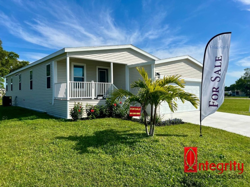 Welcome to your spacious and inviting 2023 Palm Harbor mobile - Beach Home for sale in Ellenton, Florida on Beachhouse.com