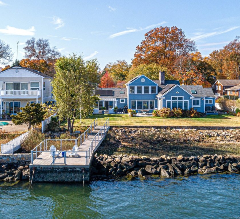 Charming direct waterfront Shore Colonial with private dock and - Beach Home for sale in Stamford, Connecticut on Beachhouse.com