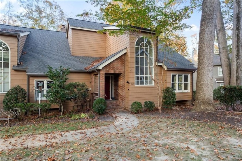 End unit on wooded lot with views of Kingsmill Pond. Sun room - Beach Townhome/Townhouse for sale in Williamsburg, Virginia on Beachhouse.com