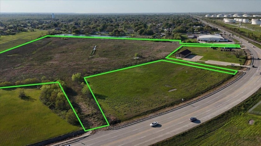 This investor special offers a prime opportunity with over 25 - Beach Acreage for sale in Port Arthur, Texas on Beachhouse.com