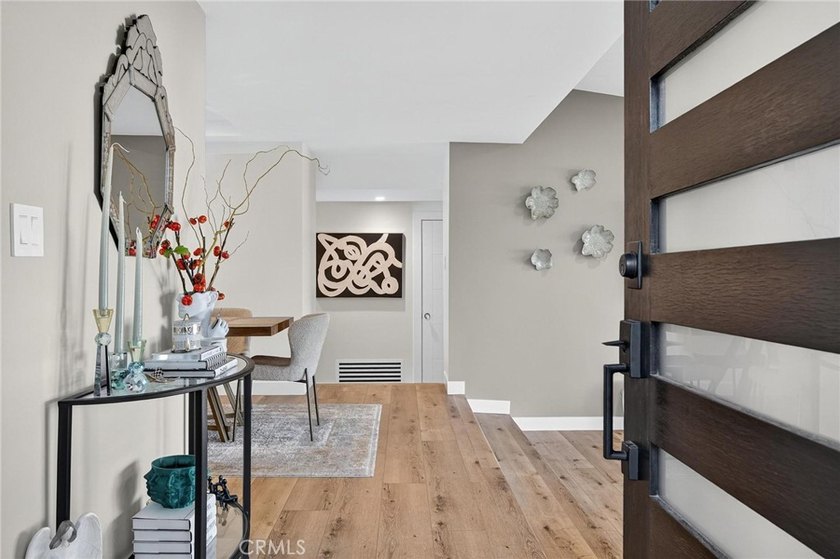 Rare single-level end unit with stunning panoramic city light - Beach Townhome/Townhouse for sale in Rolling Hills Estates, California on Beachhouse.com