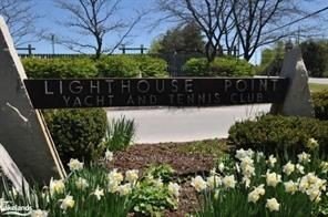 PRIME LIGHTHOUSE POINT LOCATION - MAIN LEVEL, END UNIT, NO - Beach Home for sale in Collingwood,  on Beachhouse.com