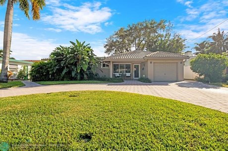 Open concept 3 bedroom 3 bath home located waterfront south - Beach Home for sale in Wilton Manors, Florida on Beachhouse.com