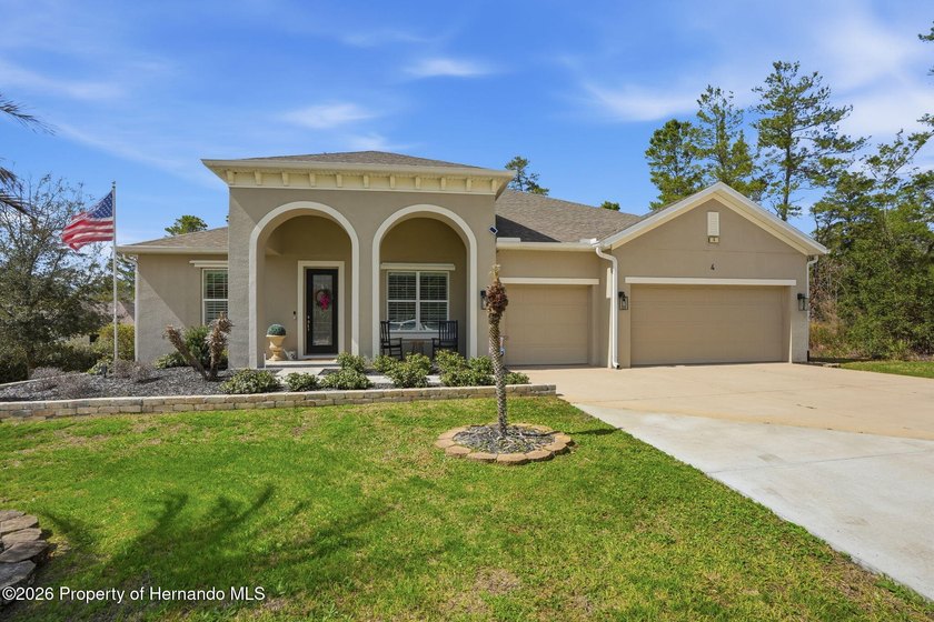 BEAUTIFUL MAINTAINED 4-bedroom, 3-bath home with an OFFICE/FLEX - Beach Home for sale in Homosassa, Florida on Beachhouse.com