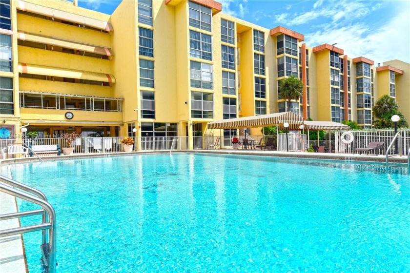 1 Bed / 1 Bath in Sunny Isles Beach - Ideally located just one - Beach Condo for sale in Sunny Isles Beach, Florida on Beachhouse.com