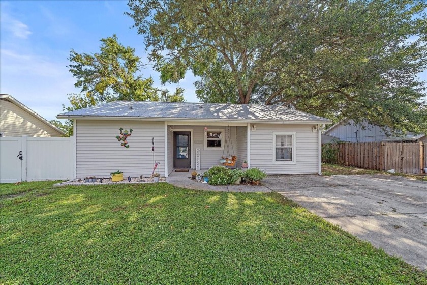 MOTIVATED SELLER- offering $5,000 credit for repainting so you - Beach Home for sale in Sarasota, Florida on Beachhouse.com