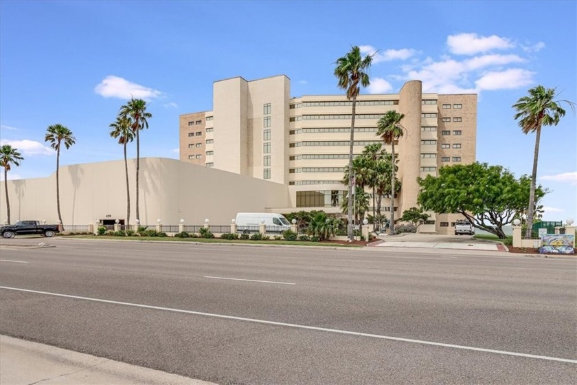 Stunning Waterfront Condo with Expansive Panoramic Views

 - Beach Condo for sale in Corpus Christi, Texas on Beachhouse.com