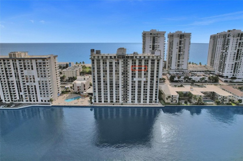 The best deal in Hollywood! Investor / handyman / Fix n Flip - Beach Condo for sale in Hollywood, Florida on Beachhouse.com