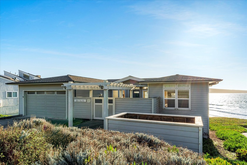 SeaGlassStunning Bluff Home! Never Miss a Sunset Or Dolphin - Beach Vacation Rentals in Dillon Beach, California on Beachhouse.com