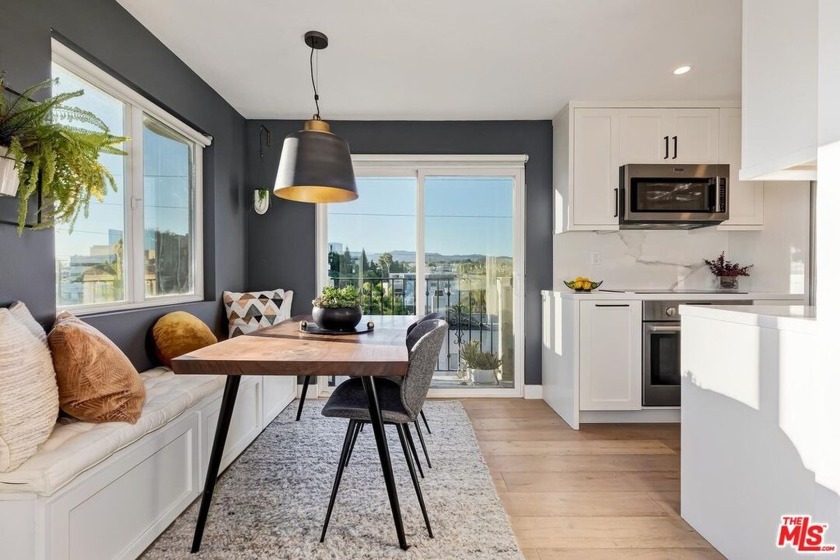 Welcome to this beautifully renovated, top-floor corner condo in - Beach Condo for sale in Santa Monica, California on Beachhouse.com