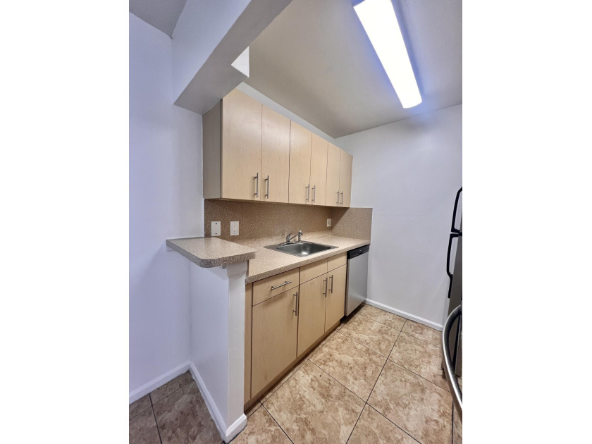 1 bedroom 1bath- Large- second floor condo- Freshly painted- - Beach Condo for sale in West Palm Beach, Florida on Beachhouse.com