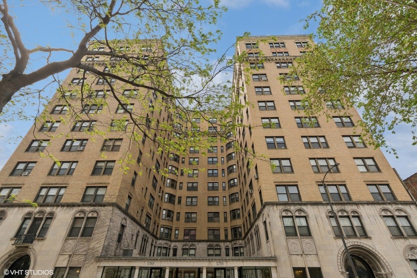 Elegant, beautifully restored one bedroom apartment overlooking - Beach Home for sale in Chicago, Illinois on Beachhouse.com