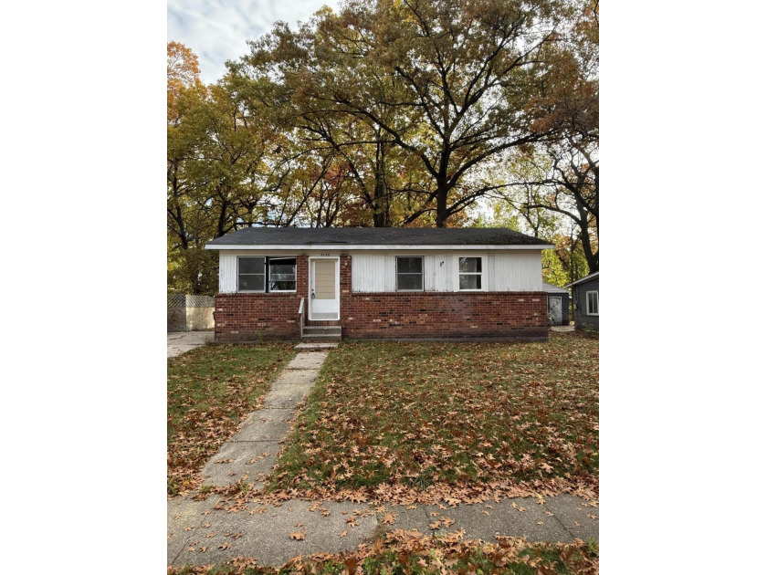 ChatGPT said:Charming 3-bed, 2-bath home in Muskegon! Bright and - Beach Home for sale in Muskegon, Michigan on Beachhouse.com