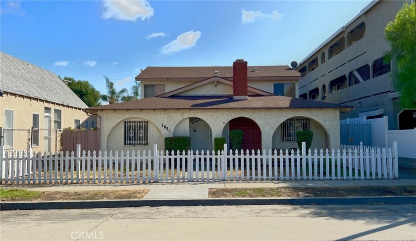Updated residential income property. Large Fourplex with - Beach Home for sale in Long Beach, California on Beachhouse.com