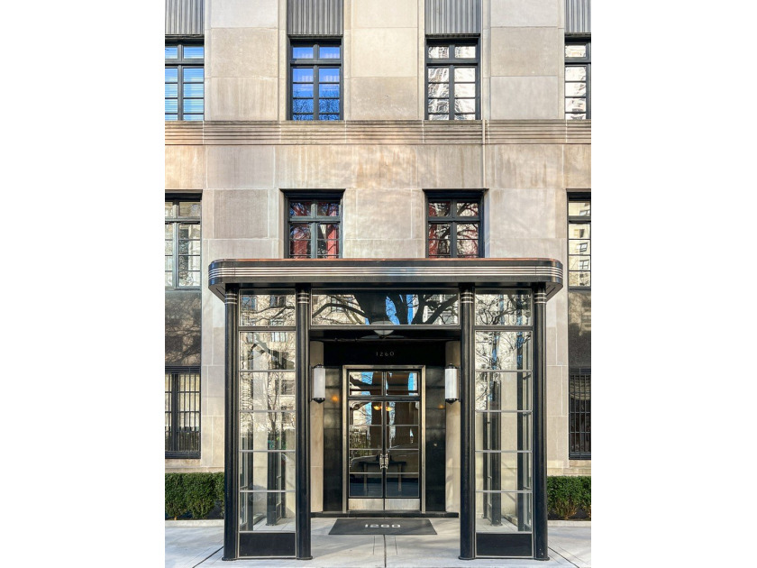 This 4,500-square-foot full-floor Gold Coast cooperative offers - Beach Other for sale in Chicago, Illinois on Beachhouse.com