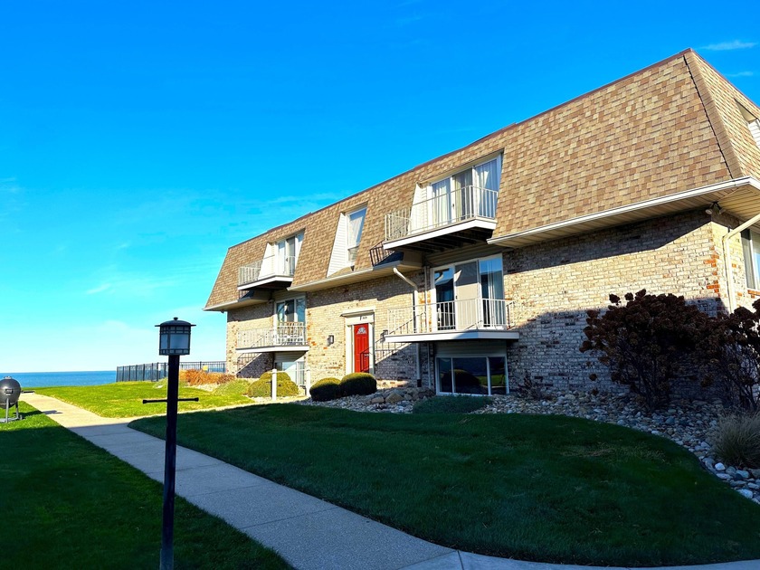 Lake Michigan Condo for Sale. Experience every day as a - Beach Condo for sale in Saint Joseph, Michigan on Beachhouse.com