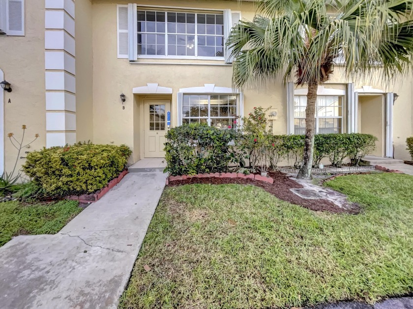 Welcome to this stunning property that showcases a beautiful - Beach Townhome/Townhouse for sale in Greenacres, Florida on Beachhouse.com