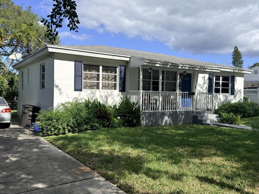 Large buildable lot ( 70 ft x 124 ft ) in beautiful Pineapple - Beach Lot for sale in West Palm Beach, Florida on Beachhouse.com