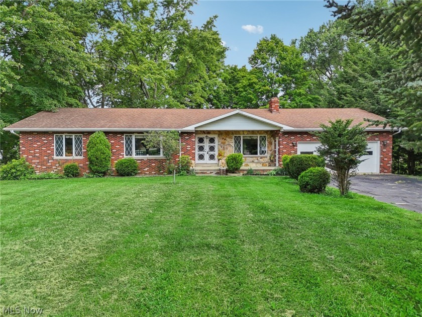 Possibilities are endless in this spacious 4 bedroom, 4 full - Beach Home for sale in Ashtabula, Ohio on Beachhouse.com