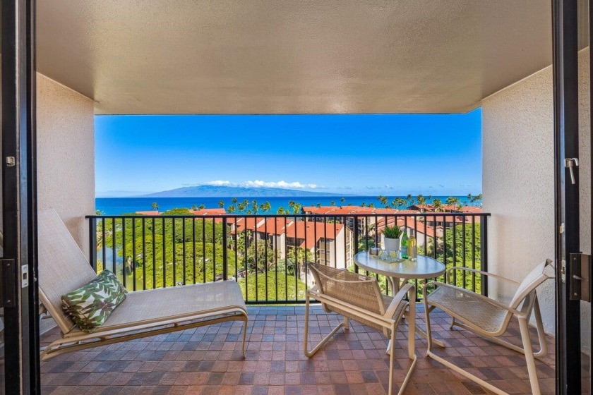 Kaanapali Shores 940 · KS 940 Top Floor Studio w Ocean Views AC - Beach Vacation Rentals in Lahaina, HI on Beachhouse.com