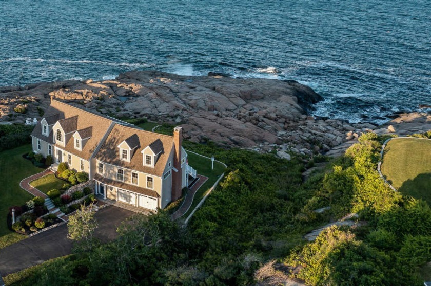 UNSURPASSED VIEWS of the BOLD Atlantic and Nubble Lighthouse can - Beach Home for sale in York, Maine on Beachhouse.com