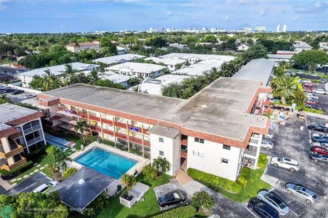 Spacious 2 bed, 2 bath overlooking the pool in East Pompano just - Beach Condo for sale in Pompano Beach, Florida on Beachhouse.com