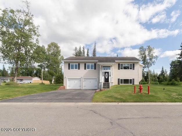 A MUST SEE!! Large 2055 sq ft home w/688 sq ft garage on huge - Beach Home for sale in Kenai, Alaska on Beachhouse.com
