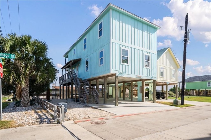 Welcome to your ideal coastal getaway in the heart of Flour - Beach Home for sale in Corpus Christi, Texas on Beachhouse.com