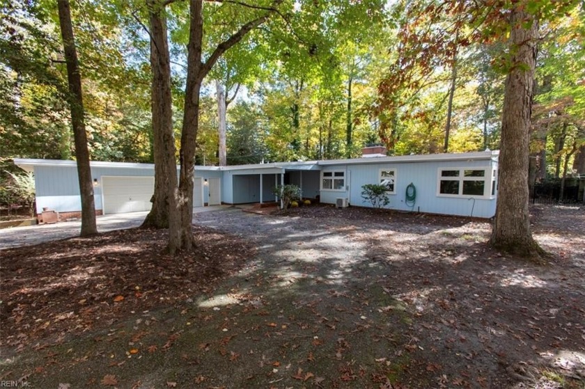 Sprawling mid-century ranch on a beautiful private 0.87-acre lot - Beach Home for sale in Newport News, Virginia on Beachhouse.com