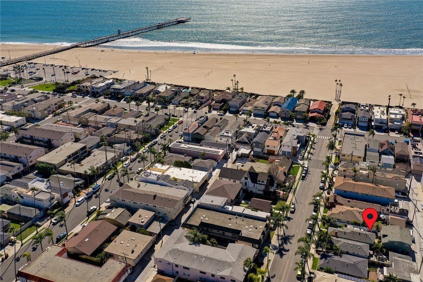 A delightful prime location Old Town charmer, this - Beach Townhome/Townhouse for sale in Seal Beach, California on Beachhouse.com