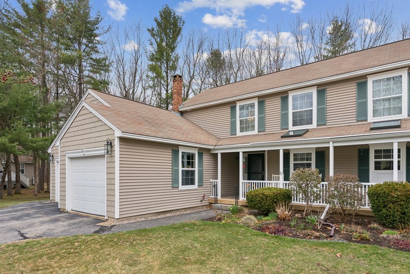 Tucked into the sought-after Chatham Village neighborhood of - Beach Condo for sale in Kennebunk, Maine on Beachhouse.com