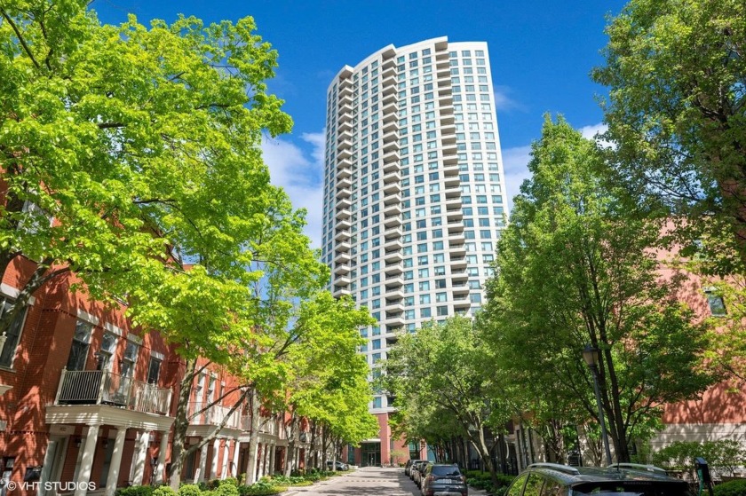 Welcome to Kinzie Park, a serene, private riverfront community - Beach Home for sale in Chicago, Illinois on Beachhouse.com