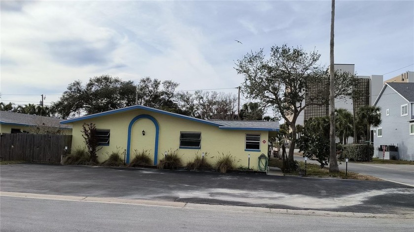 Redevelopment opportunity in Indian Rocks Beach. Just one block - Beach Lot for sale in Indian Rocks Beach, Florida on Beachhouse.com